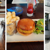 The Oaks Bar & Restaurant